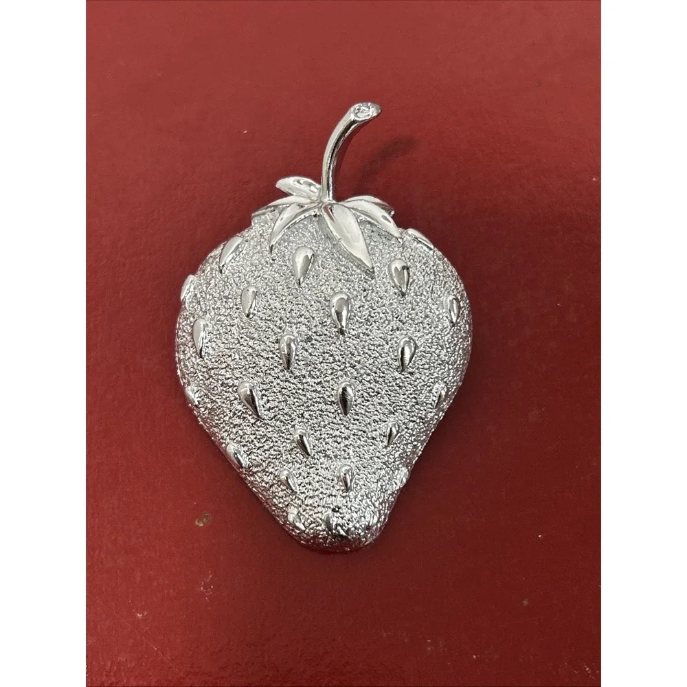 Vintage 1968 Sarah Coventry Silver Tone Strawberry Ice Textured 2.25